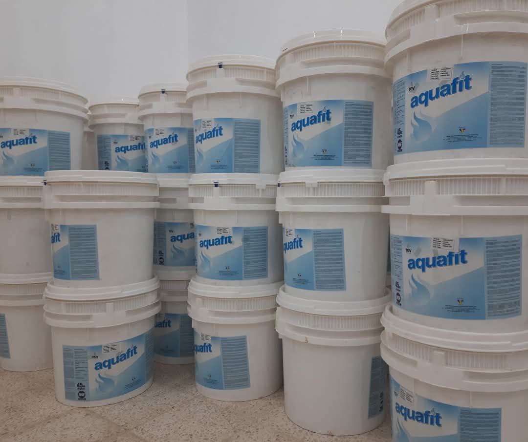 High-quality aquarium filtration and lighting system